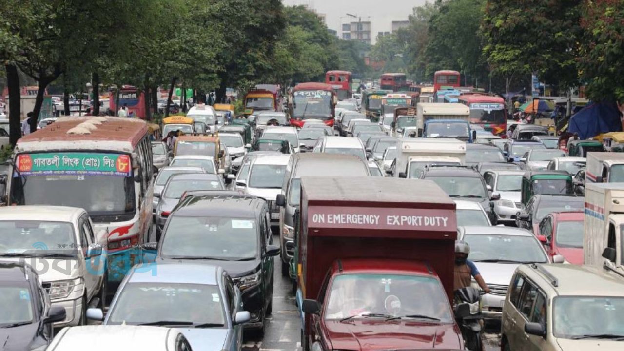 আন্দোলন-অবরোধ-জলাবদ্ধতায় যানজটে নাকাল রাজধানীবাসী