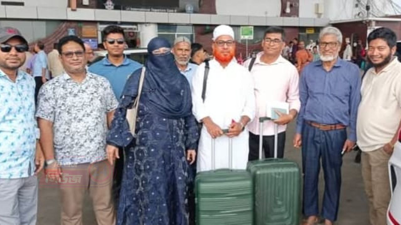 পবিত্র ওমরা পালনে সৌদি আরবের উদ্দেশ্যে ঢাকা ছাড়লেন বাগেরহাট-৪ আসনের এমপি অধ্যাপক মো আব্দুল আলিম